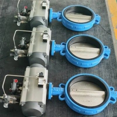低温マニュアル PN16 PN25 DN40-DN400 300LB メタルハードシール 圧縮式ウェッファーバターフライバル