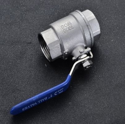 一般的な鉄柄とロック 内部スレッド BSP NPT 2PC ボールバルブ SS304 316